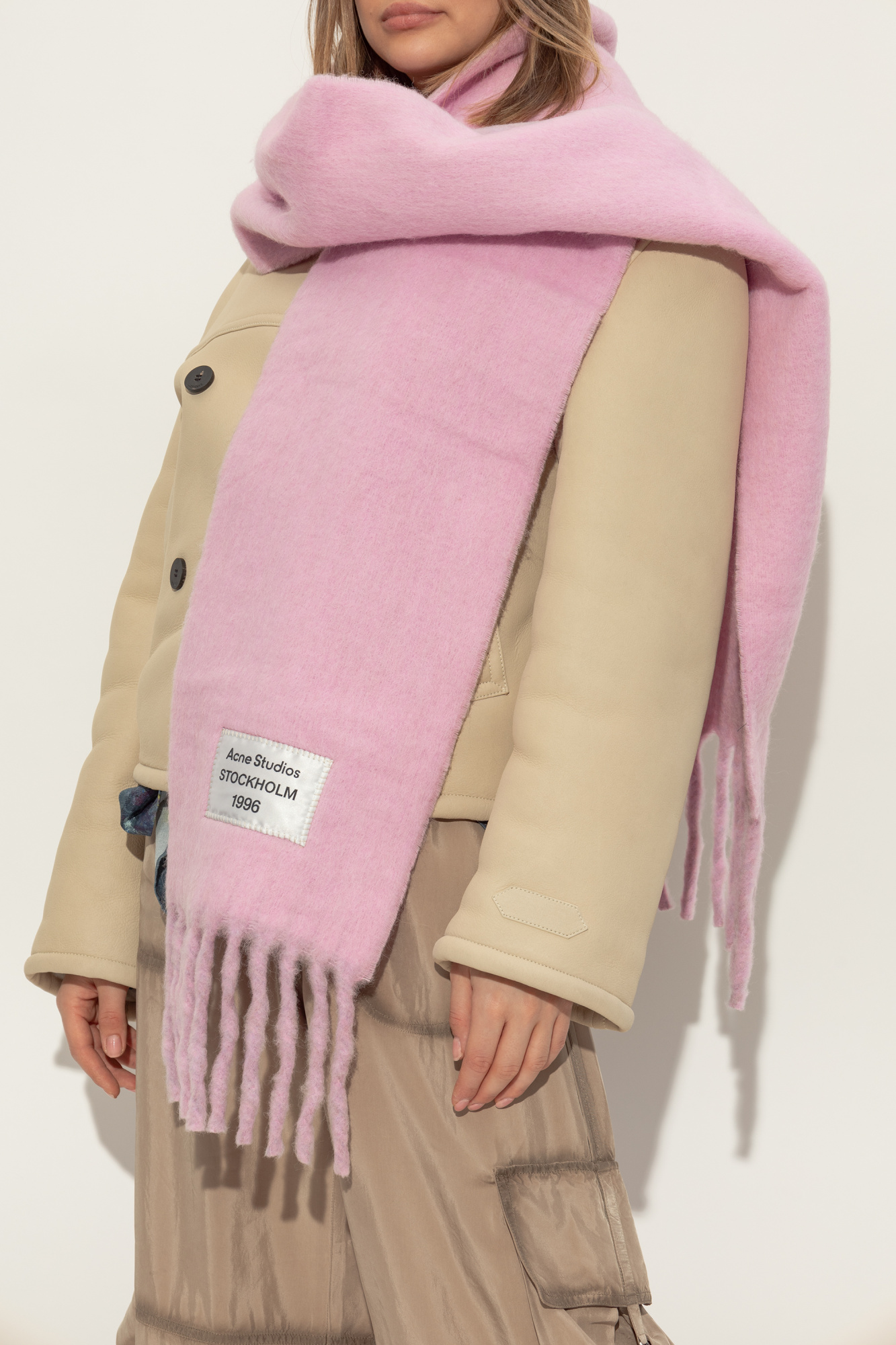 Acne Studios Scarf with logo | Men's Accessorie | Vitkac Acne Studios Scarf with logo | Men's Accessorie | Vitkac